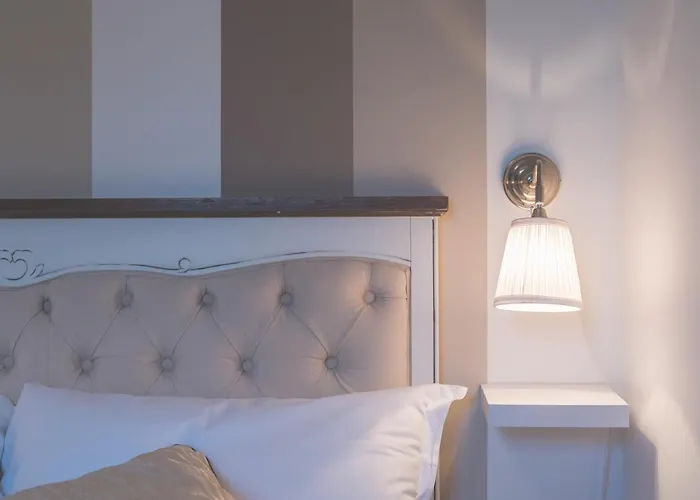 Pellegrino 75 Double Bedroom * Roma
